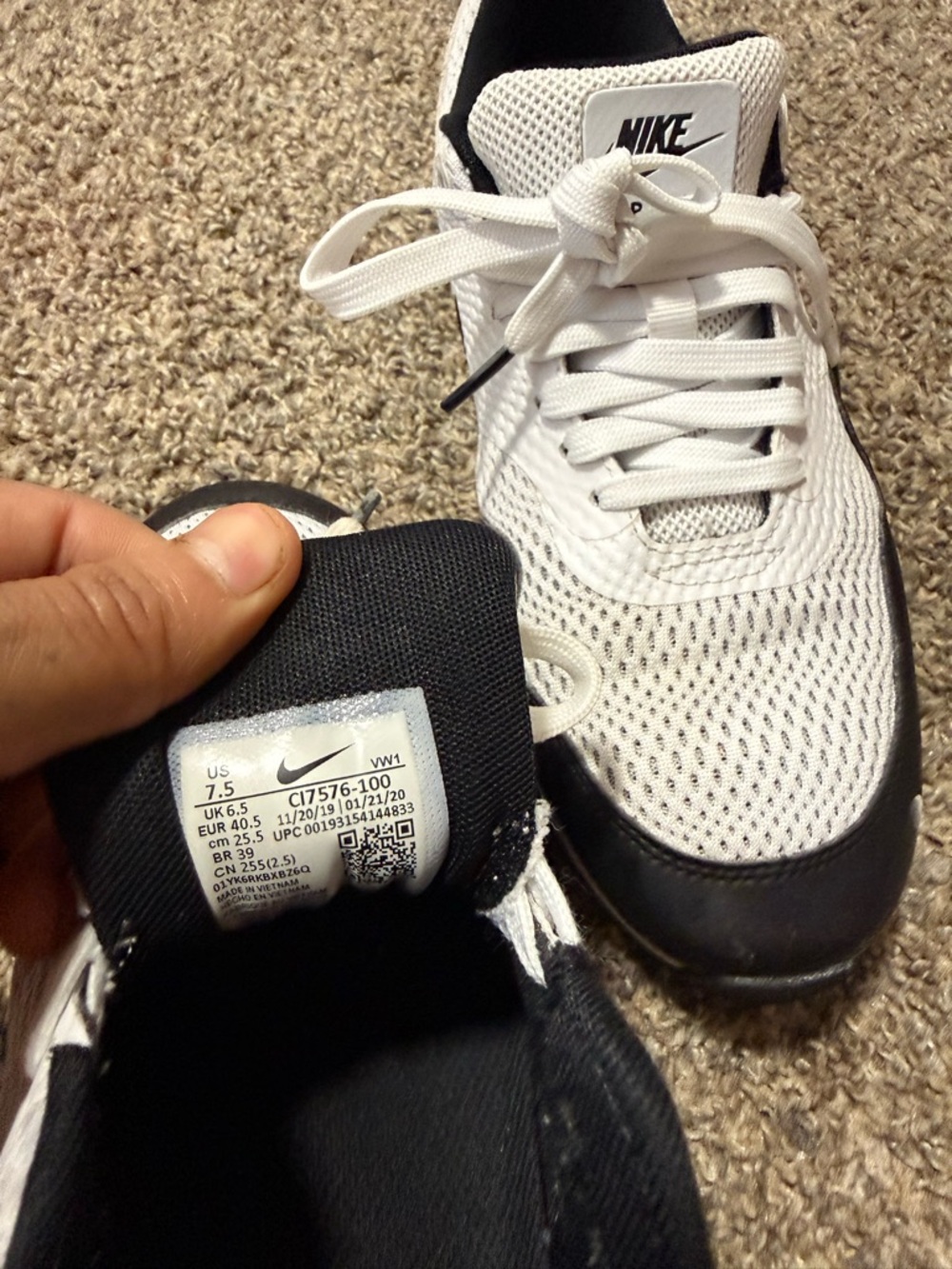 Nike Men’s White and Black Air Max Sneakers - Picture 8 of 8